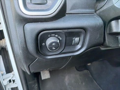 Used 2024 RAM 2500 Big Horn AWD/4WD image 20