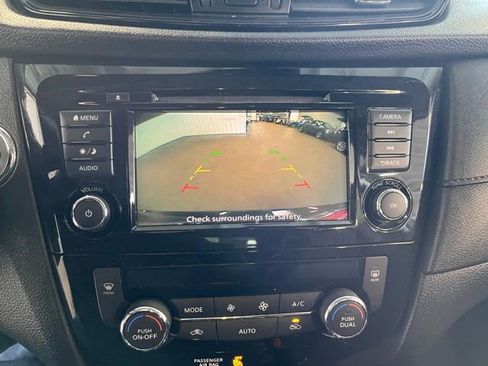 Used 2020 Nissan Rogue SV image 28