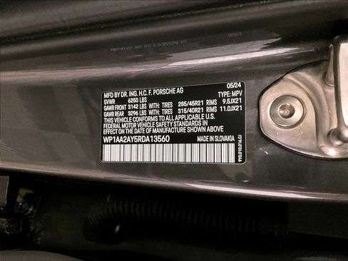 Certified 2024 Porsche Cayenne AWD/4WD image 36