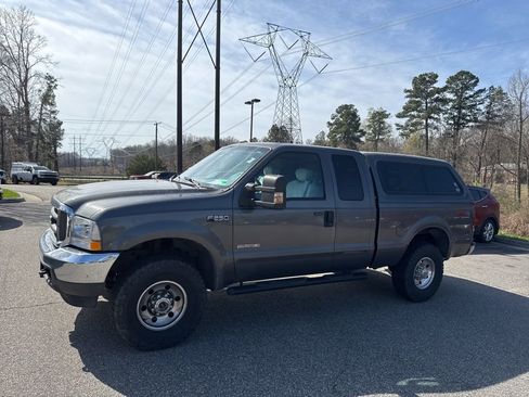 Used 2004 Ford F250 XLT image 7