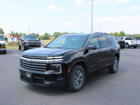 New 2027 Chevrolet Traverse LT w/ Driver Confidence Package FWD image 4