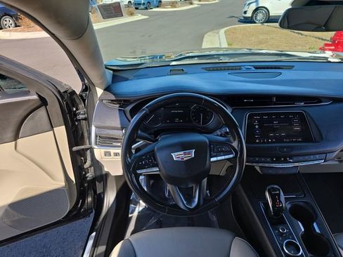 Used 2022 Cadillac XT4 Premium Luxury w/ Safety Alert Package image 12