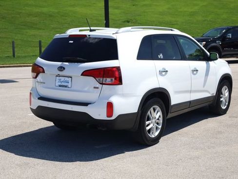 Used 2014 Kia Sorento LX AWD/4WD image 4