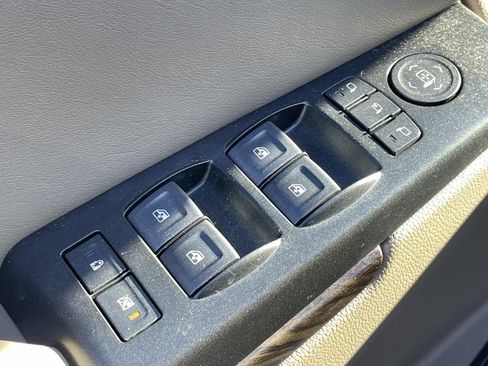 Used 2019 GMC Yukon SLT w/ Open Road Package image 18