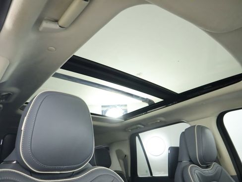 Used 2021 Lincoln Navigator L Black Label w/ Cargo Convenience Package image 19