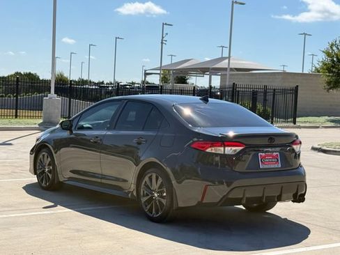 Used 2026 Toyota Corolla SE FWD image 5