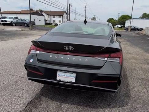 Used 2024 Hyundai Elantra SEL w/ Convenience Package FWD image 7