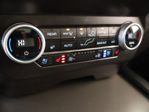 Used 2021 Ford Expedition XLT AWD/4WD image 8