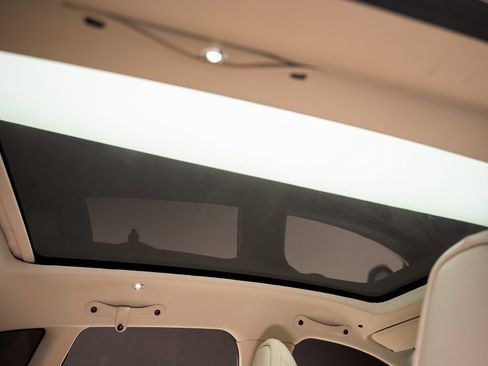 Used 2021 Aston Martin DBX image 70