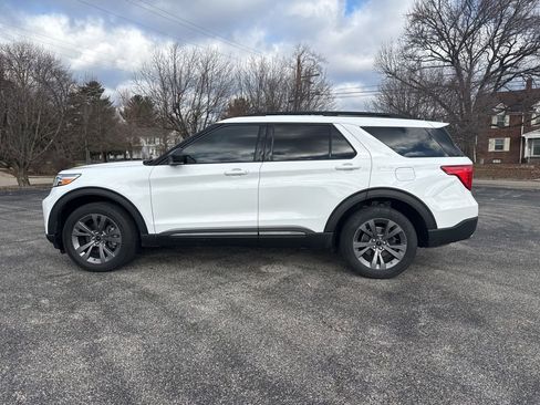 Used 2021 Ford Explorer XLT w/ Equipment Group 202A image 3