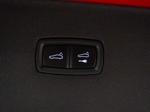 Certified 2025 Porsche Cayenne Coupe image 14