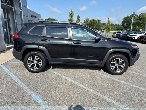 Used 2016 Jeep Cherokee Trailhawk w/ Comfort/Convenience Group AWD/4WD image 8