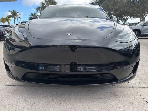 Used 2023 Tesla Model Y Performance image 9