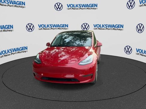 Used 2023 Tesla Model Y Long Range AWD/4WD image 3
