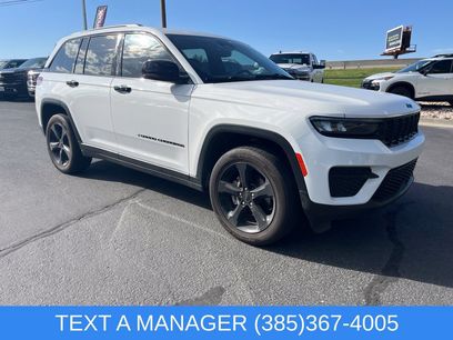 Used 2023 Jeep Grand Cherokee Altitude