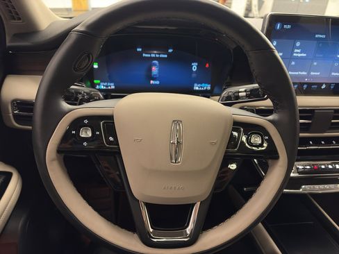 Used 2025 Lincoln Corsair Grand Touring w/ Equipment Group 301A image 23