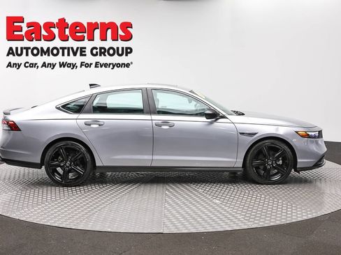 Used 2023 Honda Accord Sport image 4