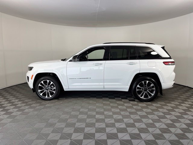 Used 2022 Jeep Grand Cherokee Overland AWD/4WD image 4