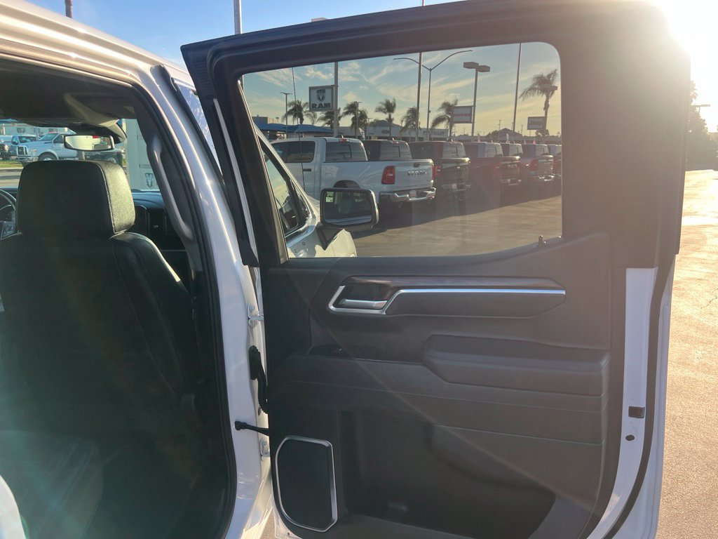 Used 2025 GMC Sierra 1500 SLT AWD/4WD image 41