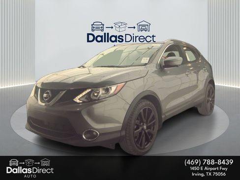 Used 2017 Nissan Rogue Sport SL image 2
