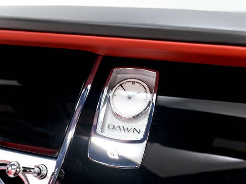 Used 2017 Rolls-Royce Dawn RWD image 65