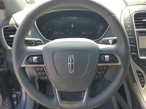 Used 2019 Lincoln Nautilus Reserve AWD/4WD image 14