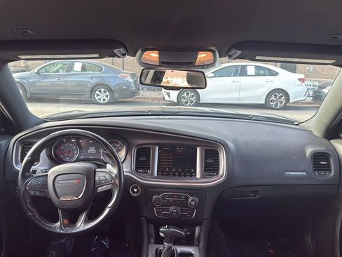 Used 2019 Dodge Charger SXT w/ Blacktop Package image 12