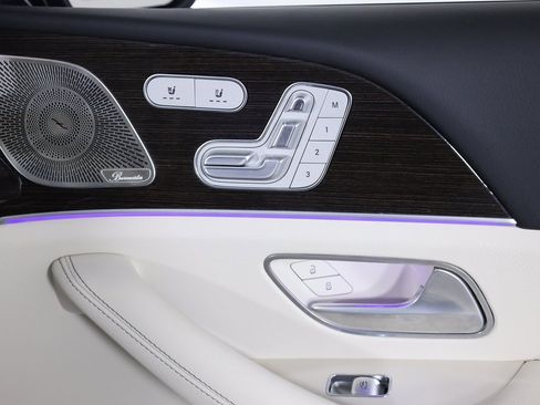 Used 2025 Mercedes-Benz GLS 450 4MATIC image 64