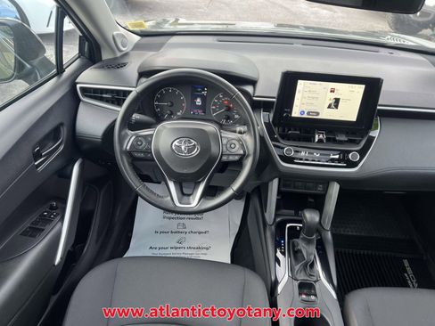 Certified 2024 Toyota Corolla Cross LE image 10