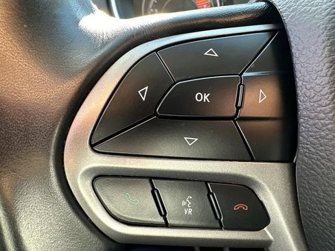 Used 2019 Jeep Cherokee Latitude Plus image 27