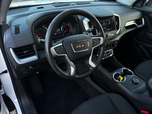 Used 2023 GMC Terrain SLE image 10