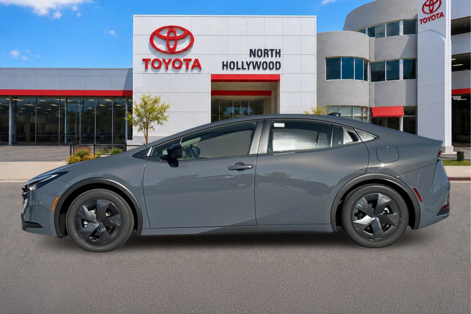New 2027 Toyota Prius LE FWD image 3