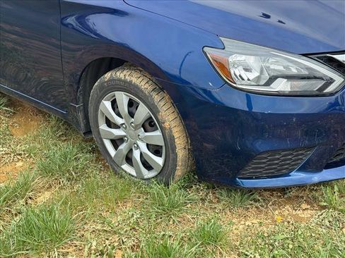 Used 2019 Nissan Sentra S image 11