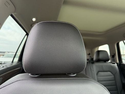 Used 2025 Volkswagen Atlas SEL image 33