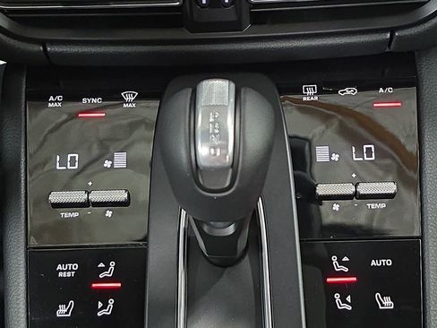 Certified 2025 Porsche Macan S image 19