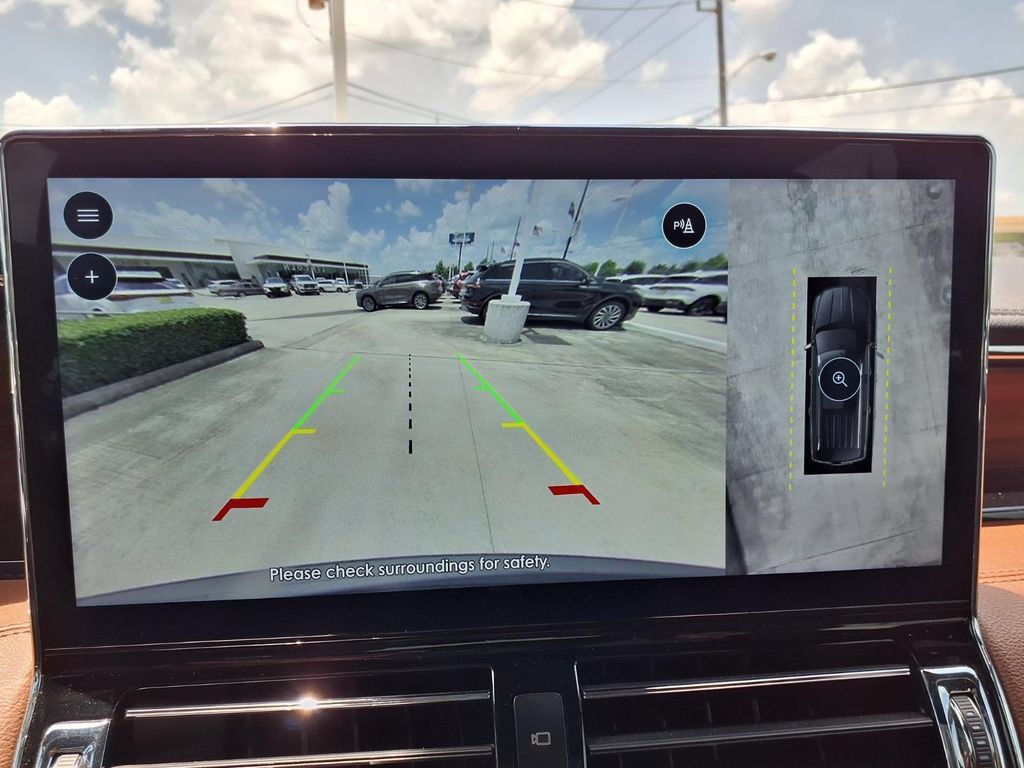 Certified 2024 Lincoln Navigator Reserve AWD/4WD image 11