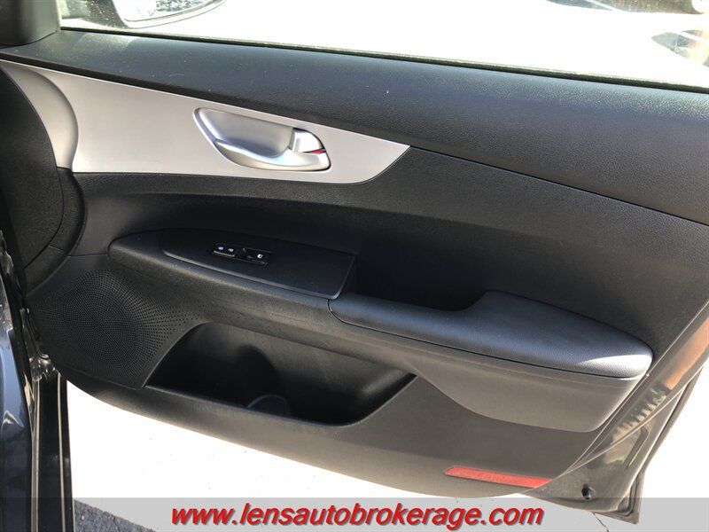Used 2024 Kia Forte LXS FWD image 21