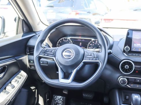 Used 2024 Nissan Sentra SV FWD image 15