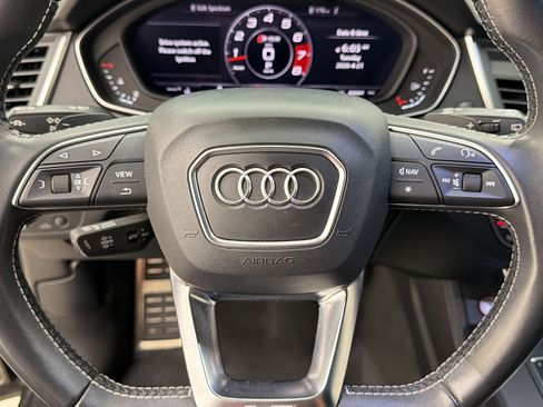 Used 2019 Audi SQ5 Prestige w/ Prestige Package image 16