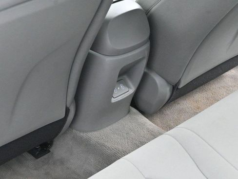Used 2024 Hyundai Elantra SEL FWD image 27