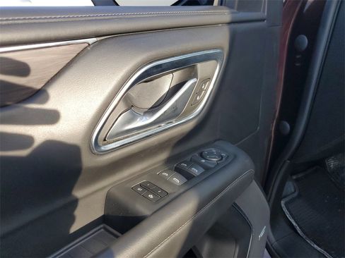 Used 2023 Chevrolet Suburban LT image 22