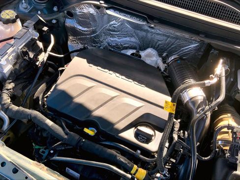 Certified 2025 Chevrolet Trax LT w/ Driver Confidence Package image 33