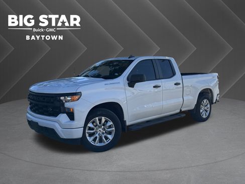 Used 2023 Chevrolet Silverado 1500 Custom image 1