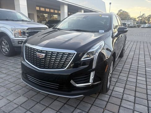 Certified 2025 Cadillac XT5 Premium Luxury image 2
