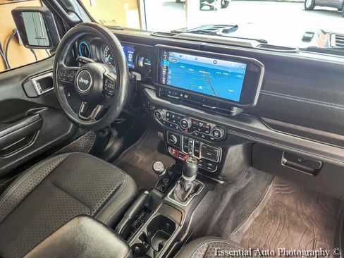 Used 2024 Jeep Wrangler Unlimited Rubicon 4xe w/ Technology Group AWD/4WD image 24