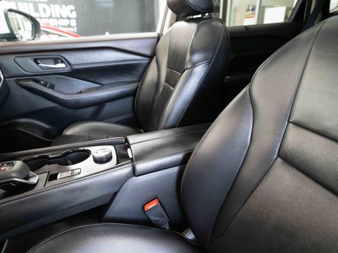 Used 2023 Nissan Rogue SL w/ SL Premium Package image 10