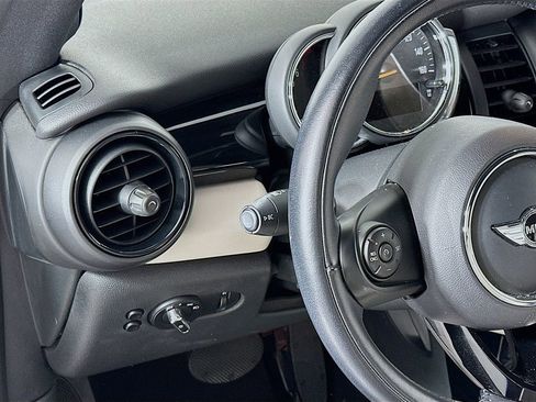 Used 2018 MINI Cooper Convertible image 11