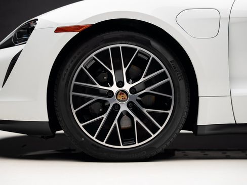 Used 2023 Porsche Taycan w/ Premium Package image 18