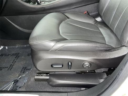 Used 2017 Buick Envision Essence image 23