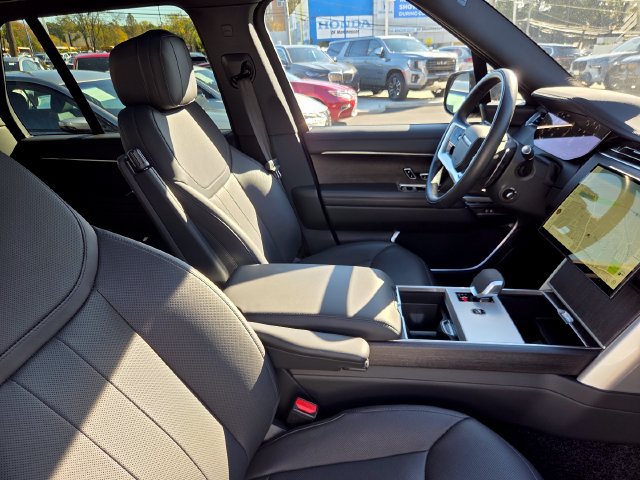 Used 2025 Land Rover Range Rover SE AWD/4WD image 28